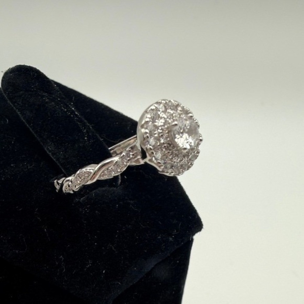 Sparkling Halo Engagement Ring Twist Band Cubic Zirconia Silver Tone Set size 6 - Picture 3 of 9